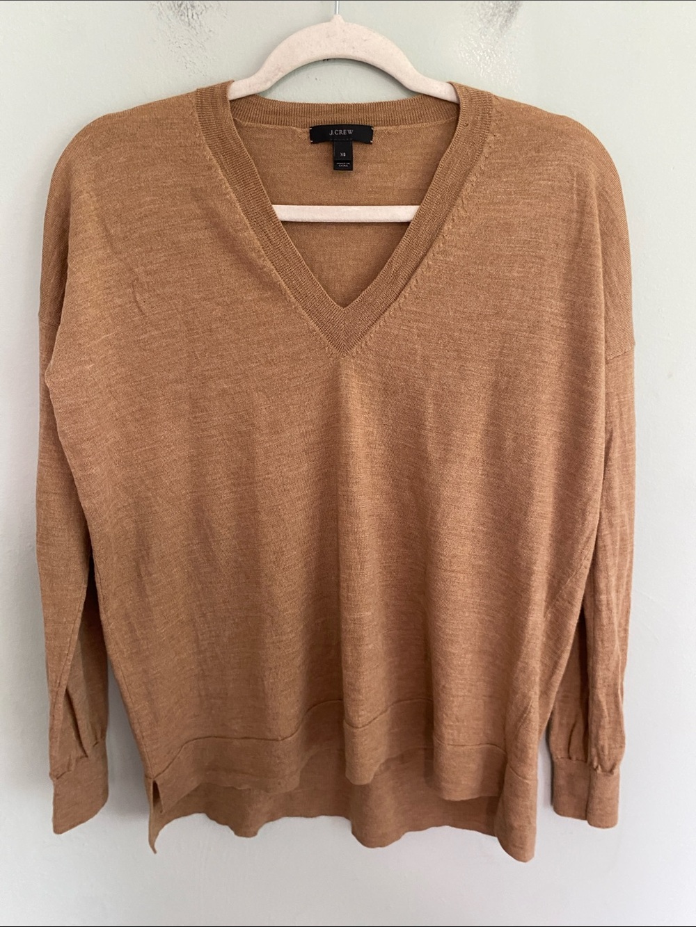 J. Crew Women's V-Neck Sweater in Camel Tan Size XS 100% Merino Wool